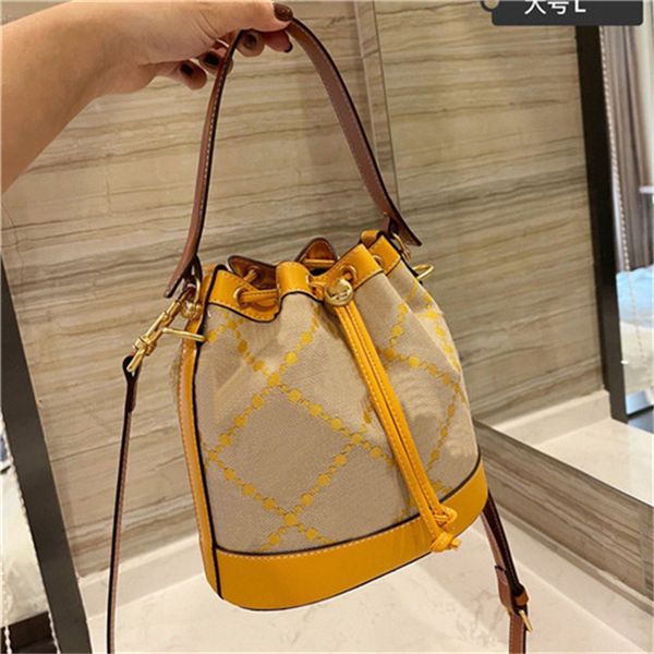 women bucket purses shoulder bags embroidery blue meduim flower cross body hand bag luxurious designers brand ladies hight quality 2023 chri 
women bucket purses shoulder bags embroidery blue meduim flower cross body hand bag luxurious designers brand ladies hight quality 2023 chri