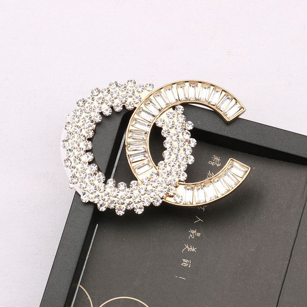 new fashion brooch full of diamonds personality elegant and versatile temperament pin sweater accessories paety red gold pearl diamond slive, Gray
new fashion brooch full of diamonds personality elegant and versatile temperament pin sweater accessories paety red gold pearl diamond slive, Gray
