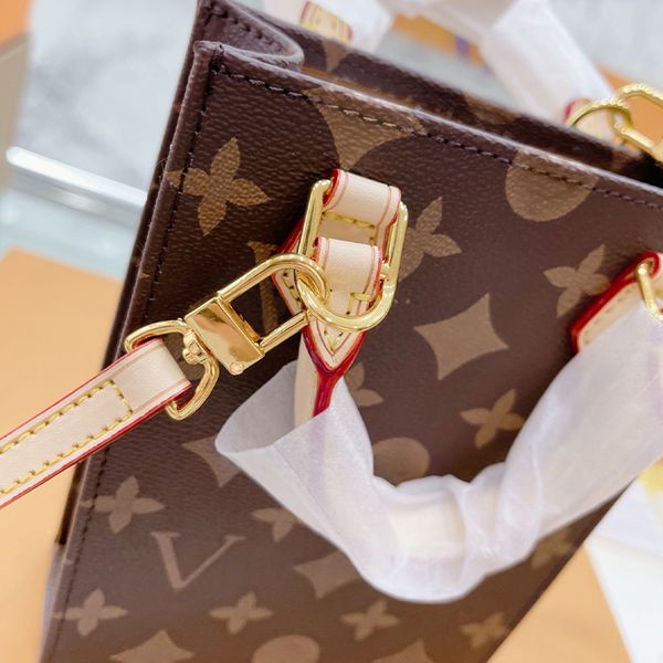 quality genuine leathe shoulder bags nylon handbags luxury handbag alligator shoulders fashion cross designer new wallet designers women sho
quality genuine leathe shoulder bags nylon handbags luxury handbag alligator shoulders fashion cross designer new wallet designers women sho