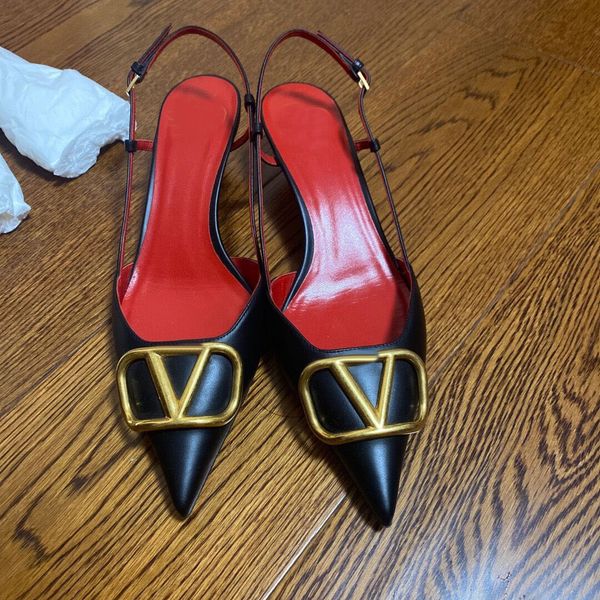 black pointed sandals designer women high heel shoes 4cm 6cm 8cm 10cm classics metal drill square buckle brand wedding shoes with red dust b 
black pointed sandals designer women high heel shoes 4cm 6cm 8cm 10cm classics metal drill square buckle brand wedding shoes with red dust b