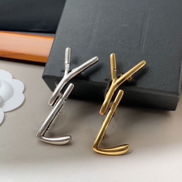 2023 european alphabet brooch matching sweater hoodie suit accessories for men and women, Gray
2023 european alphabet brooch matching sweater hoodie suit accessories for men and women, Gray