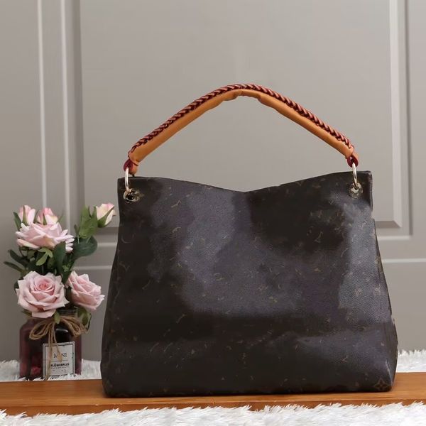 2022 designer women bag embossed flower leather handbag purse tote shoulder crossbody female backpack
2022 designer women bag embossed flower leather handbag purse tote shoulder crossbody female backpack