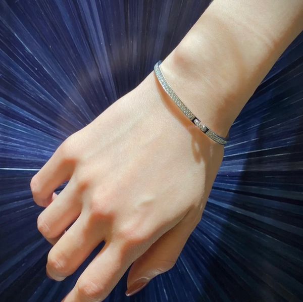 body bracelet chain new in luxury brand jewelry hand bracelet for woman and mens bangles studded logo emboss mount handmade complement nail, Black
body bracelet chain new in luxury brand jewelry hand bracelet for woman and mens bangles studded logo emboss mount handmade complement nail, Black