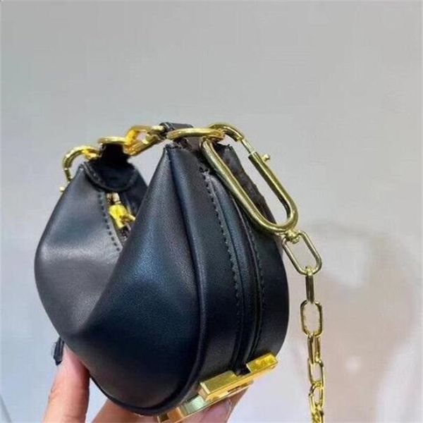 new evening bags hobo wrist bag half moon zip fastening vintage bottom golden metal letter luxurys cross body designer womens clutch bag
new evening bags hobo wrist bag half moon zip fastening vintage bottom golden metal letter luxurys cross body designer womens clutch bag