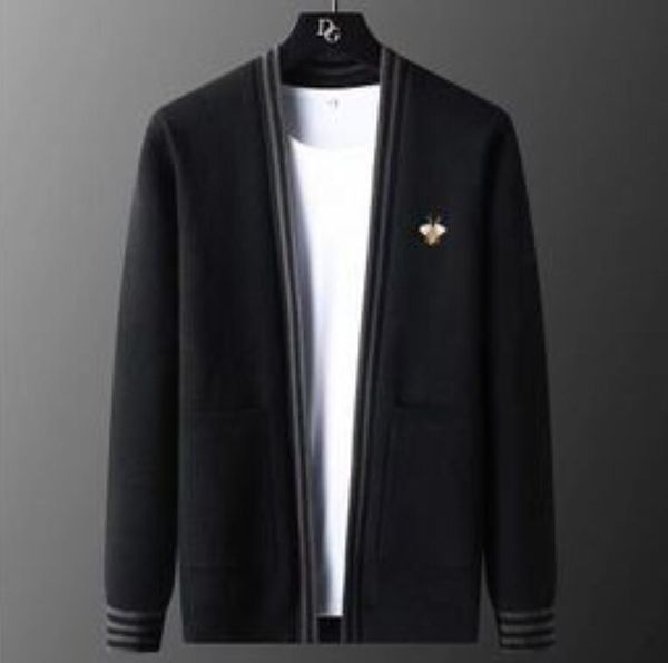men's sweaters luxury letter printed cotton wool jacket designer brand fashion pocket knitted cardigan sweater coat, White;black
men's sweaters luxury letter printed cotton wool jacket designer brand fashion pocket knitted cardigan sweater coat, White;black