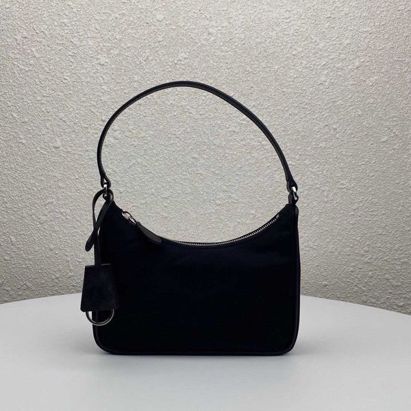 2022 designer bags highquality tote handbag purse women fashion totes leather shoulder strap underarm bag ship
2022 designer bags highquality tote handbag purse women fashion totes leather shoulder strap underarm bag ship