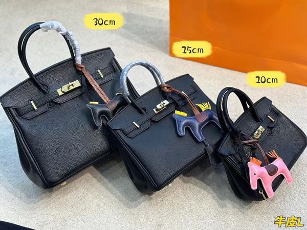designer bag woman handbag messenger bag litchi textured bovine leather shoulder crossbody classic womans tote bags
designer bag woman handbag messenger bag litchi textured bovine leather shoulder crossbody classic womans tote bags