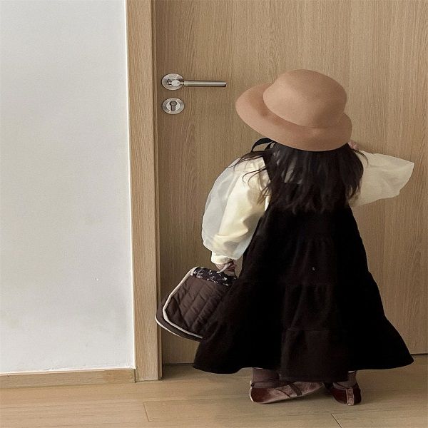 2022 new children's plush sling dress middle and small baby strap girls' corduroy in autumn and winter, Red;yellow
2022 new children's plush sling dress middle and small baby strap girls' corduroy in autumn and winter, Red;yellow