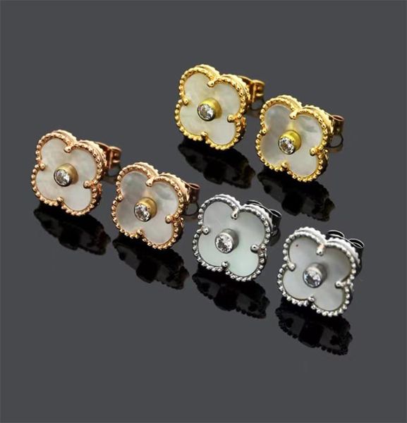 2022 new stud fashion diamond earring for women classic natural shell four leaf clover earring designer jewelry1482344, Golden;silver
2022 new stud fashion diamond earring for women classic natural shell four leaf clover earring designer jewelry1482344, Golden;silver