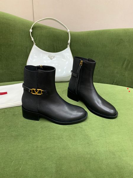 designer women boots martin desert leather boot flamingos love arrow medal real leathers coarse winter designers shoes with box size 35-40 -, Black
designer women boots martin desert leather boot flamingos love arrow medal real leathers coarse winter designers shoes with box size 35-40 -, Black