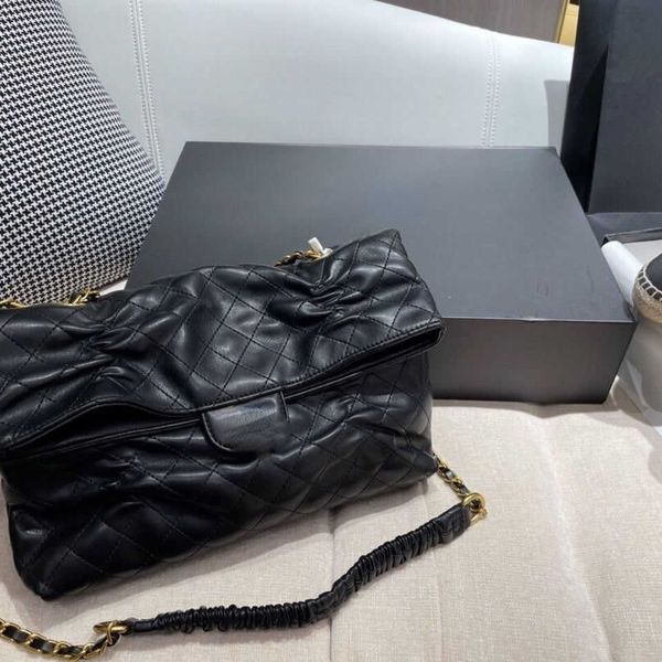 women's rs shoulder bags tote 2023 new fashion ringer texture gold strap chain envelope bag portable cross-body bag factory direct sale
women's rs shoulder bags tote 2023 new fashion ringer texture gold strap chain envelope bag portable cross-body bag factory direct sale
