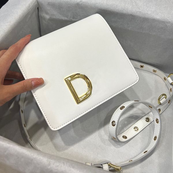 designer shoulder bag luxury big-name retro leather hardware letter buckle ladies new fashion multifunctional large-capacity messenger bag
designer shoulder bag luxury big-name retro leather hardware letter buckle ladies new fashion multifunctional large-capacity messenger bag