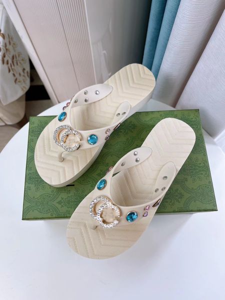 2023 new summer slippers with drill metal buckle selection of imported glass 35-42, Black
2023 new summer slippers with drill metal buckle selection of imported glass 35-42, Black
