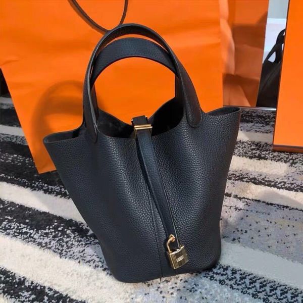 handle handbag women leather luxury shoulder bag woman shopping bag designer tote classical bucket bags pony and scarf, Blue;pink
handle handbag women leather luxury shoulder bag woman shopping bag designer tote classical bucket bags pony and scarf, Blue;pink
