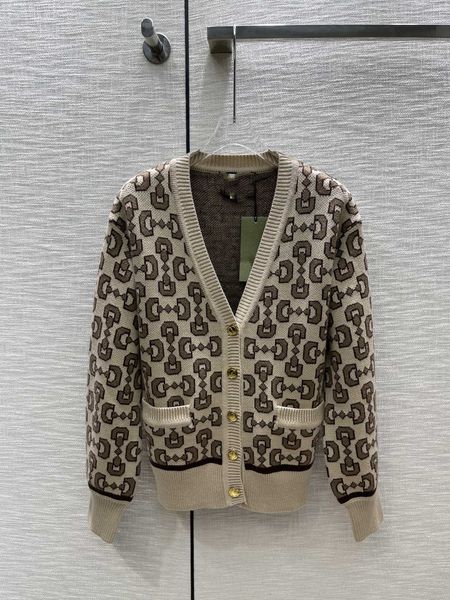 women's sweaters luxury designer design high-end quality early spring horseshoe button jacquard cardigan, White;black
women's sweaters luxury designer design high-end quality early spring horseshoe button jacquard cardigan, White;black