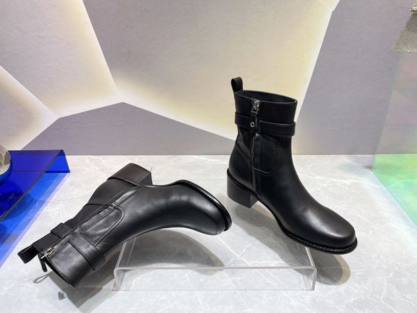designer women boots martin desert leather boot flamingos love arrow medal real leathers coarse winter designers shoes with box size 35-40 -, Black
designer women boots martin desert leather boot flamingos love arrow medal real leathers coarse winter designers shoes with box size 35-40 -, Black