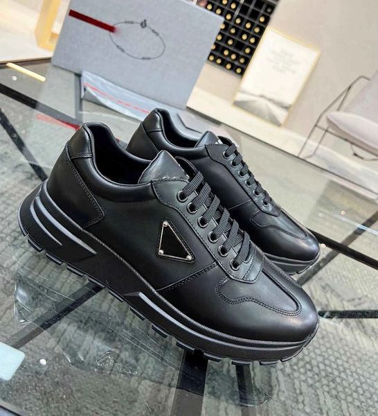luxury 23s/s sport design sneakers shoes men re-nylon technical fabric runner man flexible rubber sole trainers eu38-46 with box, Black
luxury 23s/s sport design sneakers shoes men re-nylon technical fabric runner man flexible rubber sole trainers eu38-46 with box, Black