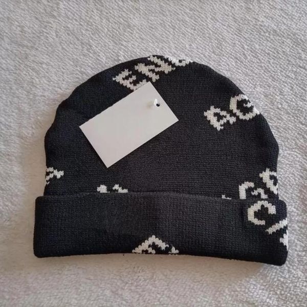 2023 classic designer autumn winter beanie hats style men and women fashion universal knitted cap autumn wool outdoor warm skull caps, Blue;gray
2023 classic designer autumn winter beanie hats style men and women fashion universal knitted cap autumn wool outdoor warm skull caps, Blue;gray