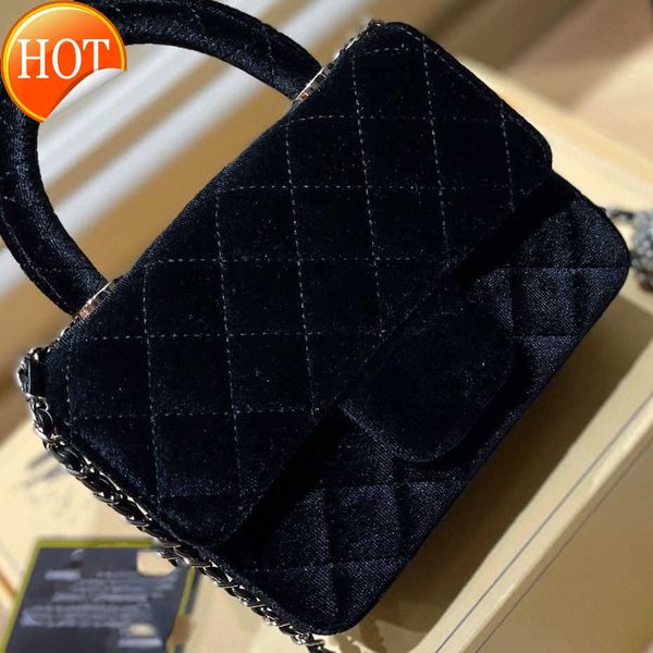 women's luxury designers single shoulder handbags 2023 new fashion small diamond ball textural velvet chain crossbody bag portable tote
women's luxury designers single shoulder handbags 2023 new fashion small diamond ball textural velvet chain crossbody bag portable tote