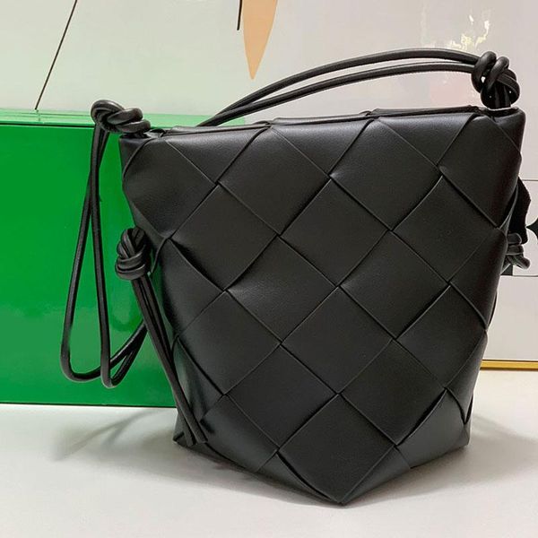 luxurys womens designer letters bag batega bags cassette one botegas shoulder women crossbody woven bucket interior genuine leather color ha
luxurys womens designer letters bag batega bags cassette one botegas shoulder women crossbody woven bucket interior genuine leather color ha