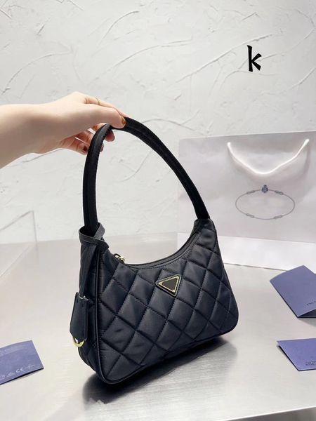high-quality nylon luxury designer armpit bags womens purse new style shopping bag handbags purses shoulder bags crossbodys for women, Red;black
high-quality nylon luxury designer armpit bags womens purse new style shopping bag handbags purses shoulder bags crossbodys for women, Red;black