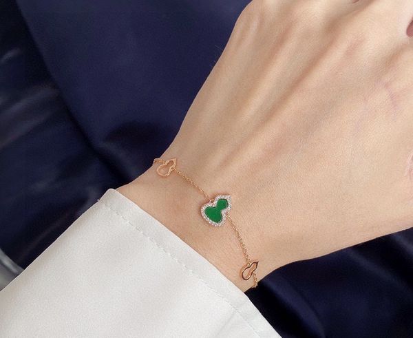 body bracelet chain new in luxury brand jewelry hand bracelet for woman and mens bangles studded logo emboss mount handmade complement nail, Black
body bracelet chain new in luxury brand jewelry hand bracelet for woman and mens bangles studded logo emboss mount handmade complement nail, Black
