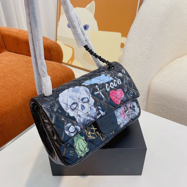 2022ss spring shoulder bags ladies waist vanity with chain bags classic flap enamel sign coin tiny bust crossbody cosmetic case designer qui
2022ss spring shoulder bags ladies waist vanity with chain bags classic flap enamel sign coin tiny bust crossbody cosmetic case designer qui