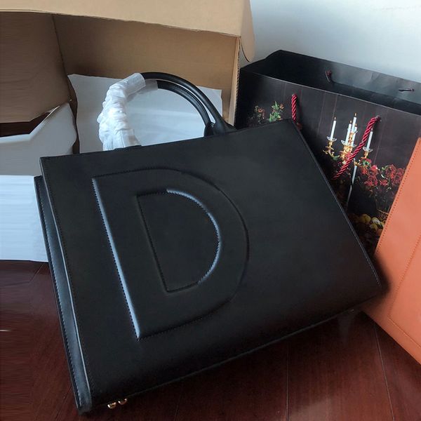 designer brand name vintage solid color embossed alphabet cowhide double handle handbag women's new shopping bag fashion multifunctiona
designer brand name vintage solid color embossed alphabet cowhide double handle handbag women's new shopping bag fashion multifunctiona