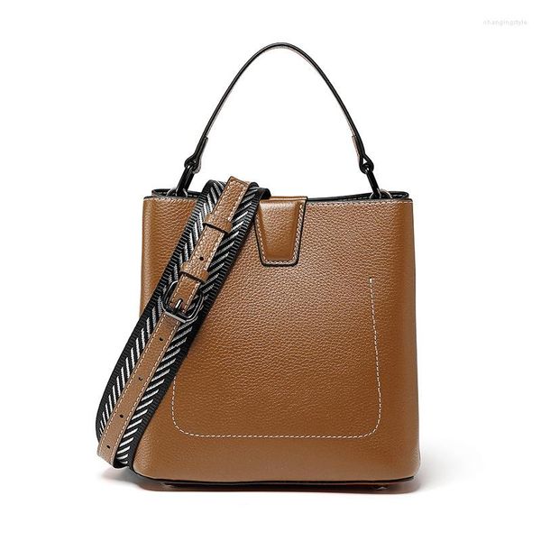 evening bags 2023 fashion genuine leather women bucket first layer cowhide lady shoulder handbags simple messenger bag
evening bags 2023 fashion genuine leather women bucket first layer cowhide lady shoulder handbags simple messenger bag