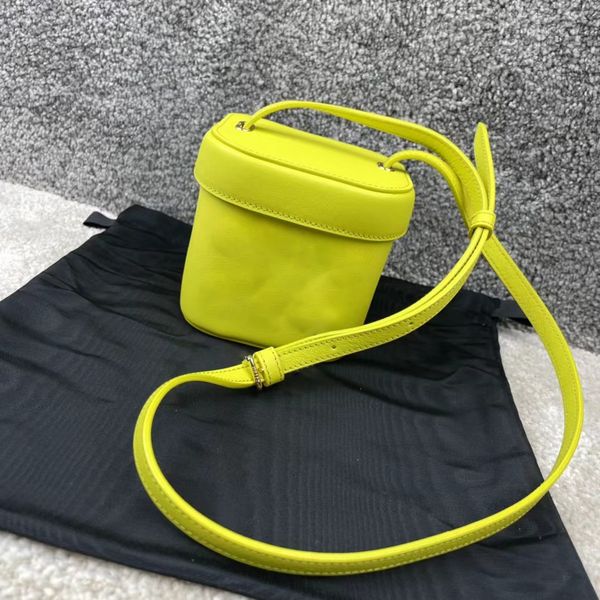 box bucket fashion designer bags smooth leather new style lady luxury classic shoulder bag wholesale handbags crossbody triomphe woman bags
box bucket fashion designer bags smooth leather new style lady luxury classic shoulder bag wholesale handbags crossbody triomphe woman bags