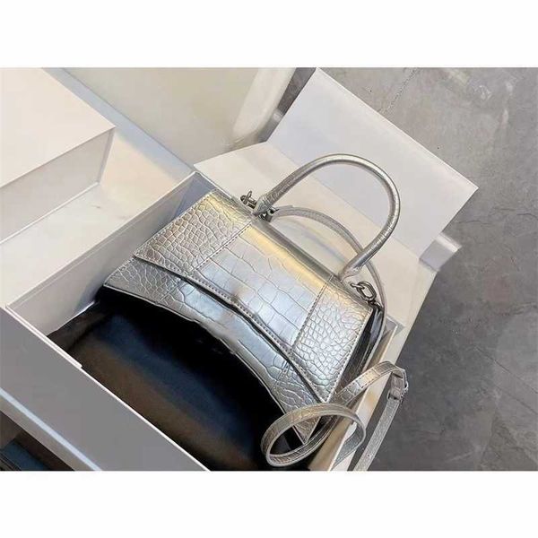 designer bags shoulder hand womenfashion crossbody half moon tote luxuries genuine leather classic hourglass letter b
designer bags shoulder hand womenfashion crossbody half moon tote luxuries genuine leather classic hourglass letter b