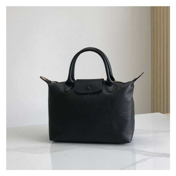 wang ziwen's same style longyu bag women's leather shoulder french fashion minority lambskin diagonal cross portable dumpling
wang ziwen's same style longyu bag women's leather shoulder french fashion minority lambskin diagonal cross portable dumpling