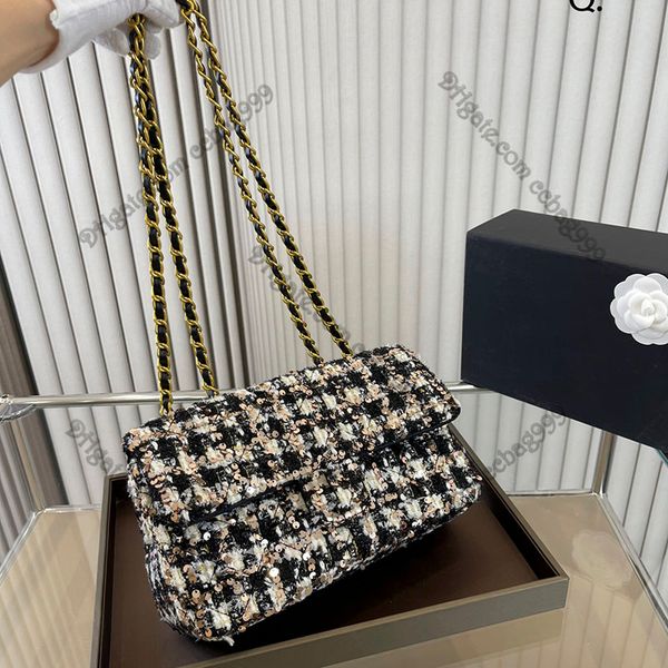 ladies glitter sequins two-tone flap bags quilted texture embroidery tweed gold hardware clasp designer classic handbag wallets key pouch lu
ladies glitter sequins two-tone flap bags quilted texture embroidery tweed gold hardware clasp designer classic handbag wallets key pouch lu