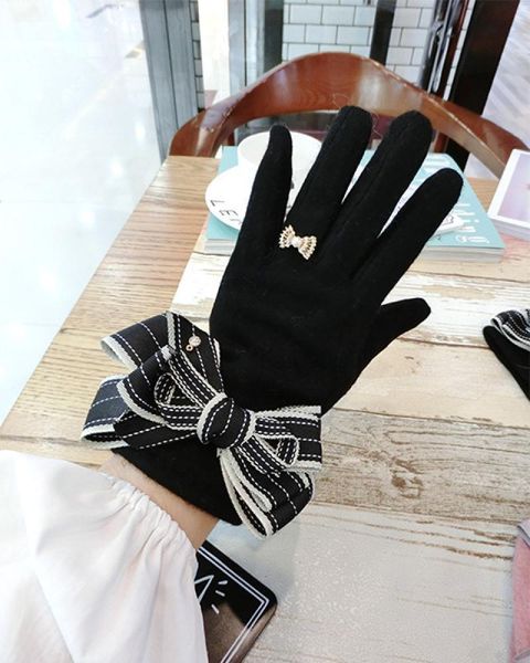 five fingers gloves striped bow cashmere korean ladies winter fashion cute touch screen finger warm women a431 221205, Blue;gray
five fingers gloves striped bow cashmere korean ladies winter fashion cute touch screen finger warm women a431 221205, Blue;gray