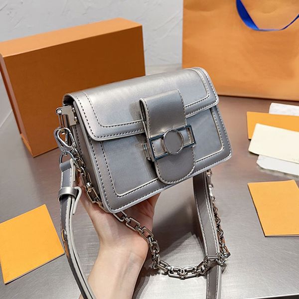 women cruise crossbody bag flap chain shoulder bags genuine leather circle identification fashion letters removable strap inner compartment
women cruise crossbody bag flap chain shoulder bags genuine leather circle identification fashion letters removable strap inner compartment