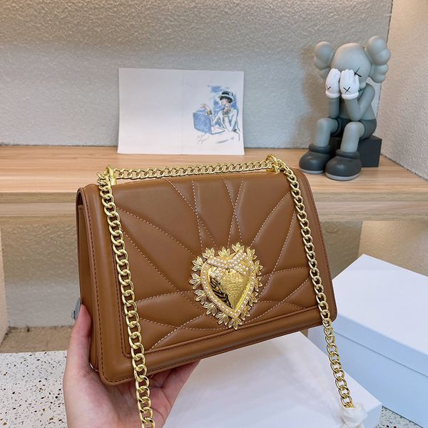 classic d bag leather crossbody bags designer handbags women shoulder bag elegant love heart chain bags flap fashion square messenger purse
classic d bag leather crossbody bags designer handbags women shoulder bag elegant love heart chain bags flap fashion square messenger purse