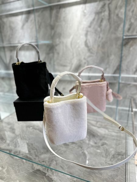 tz 3 colors winter soft plush new bag double compartment mini bucket bags removable shoulder strap crossbody bag designer warm handbag lamb
tz 3 colors winter soft plush new bag double compartment mini bucket bags removable shoulder strap crossbody bag designer warm handbag lamb