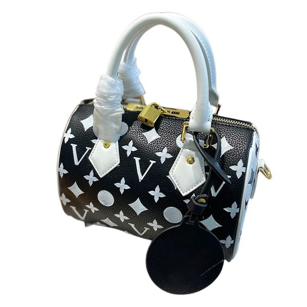designer bags classic pillow bag plain totes single genuine leather classic fashion handbags embossing packge crossbody large capacity tempe
designer bags classic pillow bag plain totes single genuine leather classic fashion handbags embossing packge crossbody large capacity tempe