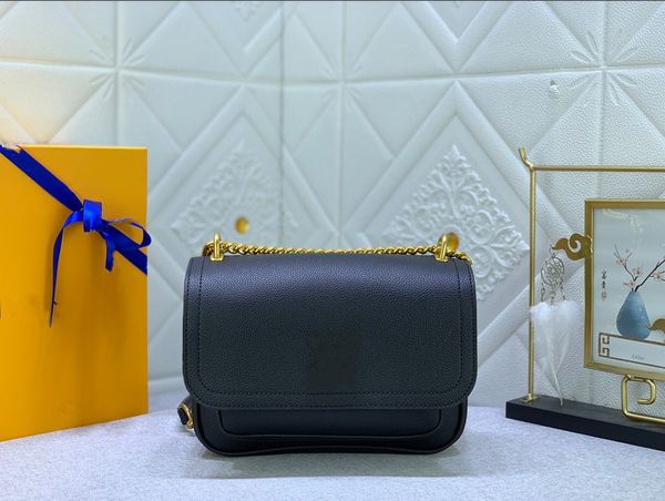 leather shoulder bag famous women's handbag flap cross body luxury designer evening mobile phone card handbag
leather shoulder bag famous women's handbag flap cross body luxury designer evening mobile phone card handbag