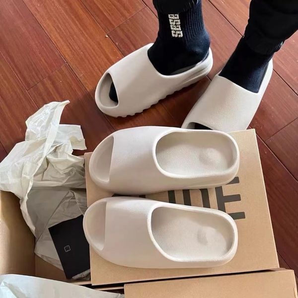 wholesale slippers mens womens indoor outdoor super soft beach shoes embossed letter slipper trend street sandals large size 35-45, Black
wholesale slippers mens womens indoor outdoor super soft beach shoes embossed letter slipper trend street sandals large size 35-45, Black