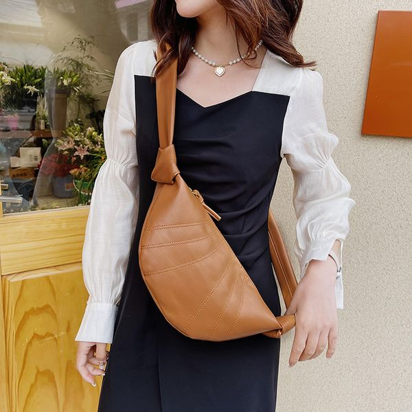 waist bags fashion trend soft leather lady shoulder luxury croissant pack summer crossbody chest 221203
waist bags fashion trend soft leather lady shoulder luxury croissant pack summer crossbody chest 221203