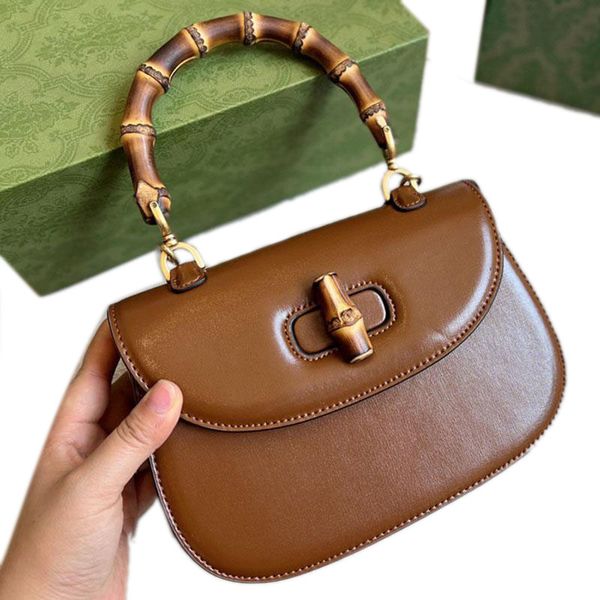 7a designer silver bag purse quality genuine leather shoulder bag twist lock wallets gold metal detachable strapsag flap cross body bags clu
7a designer silver bag purse quality genuine leather shoulder bag twist lock wallets gold metal detachable strapsag flap cross body bags clu