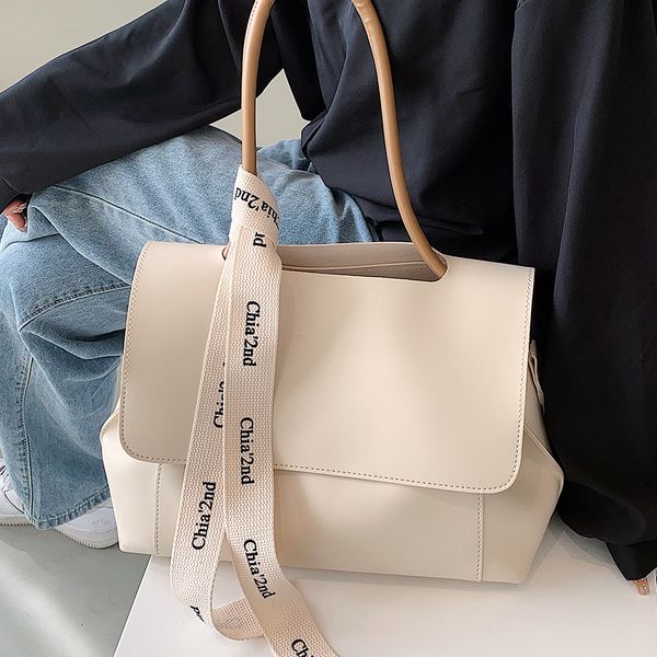 evening bags large capacity women's tote bag luxury designer pu leather shoulder crossbody for women fashion ribbons purses and handbag
evening bags large capacity women's tote bag luxury designer pu leather shoulder crossbody for women fashion ribbons purses and handbag