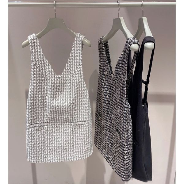 party dresses kuzuwata v neck sleeveless vest robe femme japan autumn winter vestiges de mujer elegant chic buttons hip package slim 221203, White;black
party dresses kuzuwata v neck sleeveless vest robe femme japan autumn winter vestiges de mujer elegant chic buttons hip package slim 221203, White;black