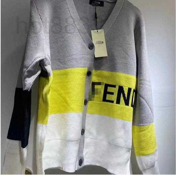 women's sweater designer stylish monogrammed laminated print front loose double f letter v-neck cardigan white coat njcj, White;black
women's sweater designer stylish monogrammed laminated print front loose double f letter v-neck cardigan white coat njcj, White;black