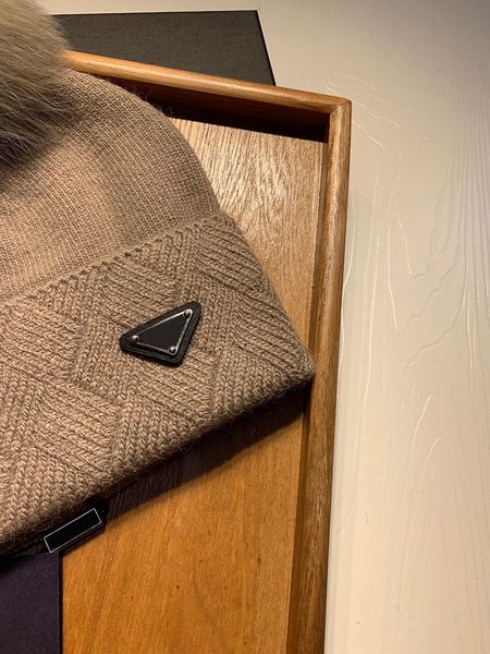 luxury beanies designer winter goose men and women fashion design knit hats fall woolen cap letter jacquard warm skull caps christmas von du, Blue;gray
luxury beanies designer winter goose men and women fashion design knit hats fall woolen cap letter jacquard warm skull caps christmas von du, Blue;gray