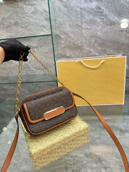 luxury brand camera bag women bag original metal chain logo large capacity zipper shoulder bag flap designer cross body
luxury brand camera bag women bag original metal chain logo large capacity zipper shoulder bag flap designer cross body