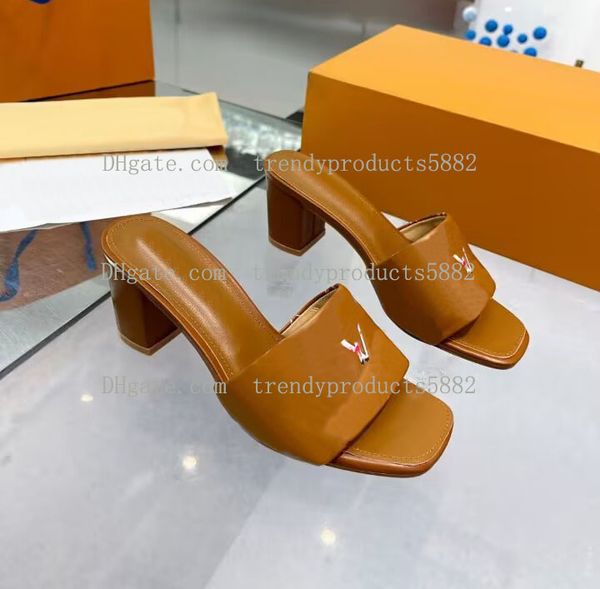 fashion embossed letter leather high heel slippers women's sandals luxury show indoor outdoor beach shoes gift box size 35-43, Black
fashion embossed letter leather high heel slippers women's sandals luxury show indoor outdoor beach shoes gift box size 35-43, Black