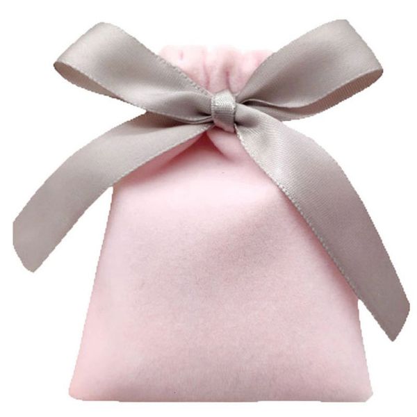 jewelry stand pink velvet ribbon gift bags 7x9cm 10x12cm 12x15cm pack of 50 makeup drawstring pouches party candy sack 221205, Black
jewelry stand pink velvet ribbon gift bags 7x9cm 10x12cm 12x15cm pack of 50 makeup drawstring pouches party candy sack 221205, Black