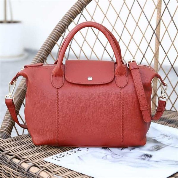 new simple and soft korean leather women's bag with cow dragon on the portable single shoulder messenger
new simple and soft korean leather women's bag with cow dragon on the portable single shoulder messenger
